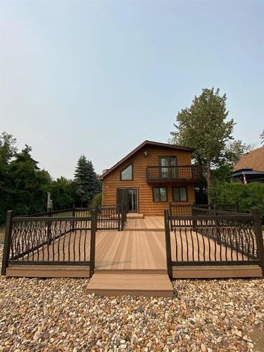 22 Lakeview Drive, Hardisty, AB - Outdoor With Deck Patio Veranda