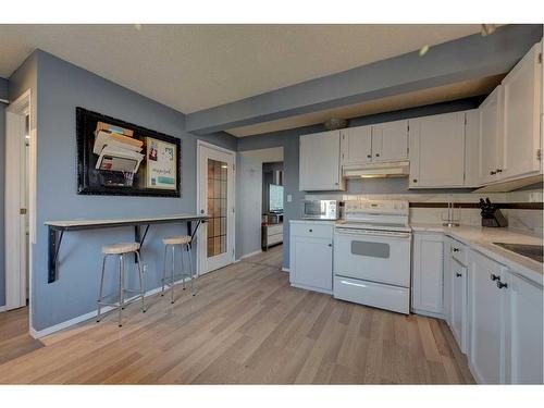 5708 71 Street, Red Deer, AB - Indoor Photo Showing Kitchen