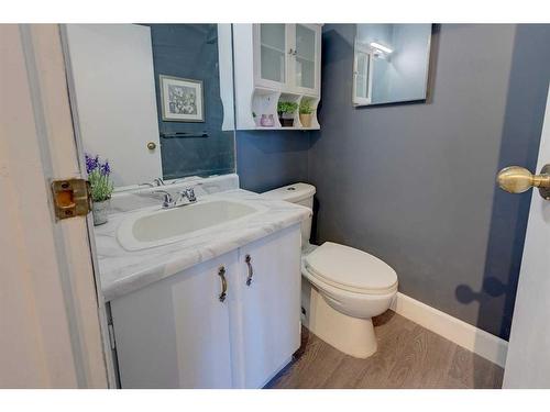 5708 71 Street, Red Deer, AB - Indoor Photo Showing Bathroom