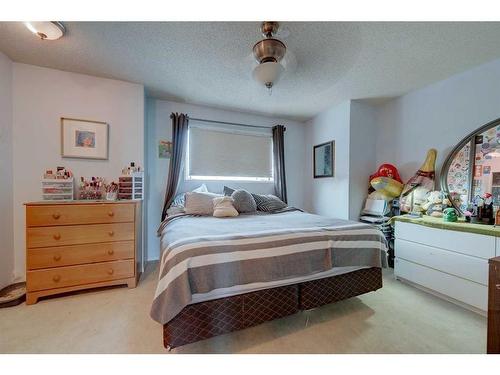 5708 71 Street, Red Deer, AB - Indoor Photo Showing Bedroom