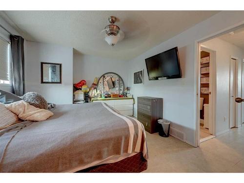 5708 71 Street, Red Deer, AB - Indoor Photo Showing Bedroom