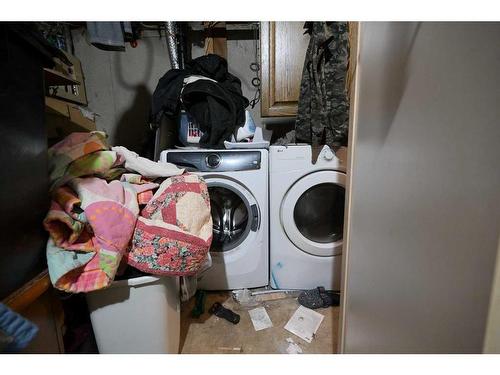 5708 71 Street, Red Deer, AB - Indoor Photo Showing Laundry Room