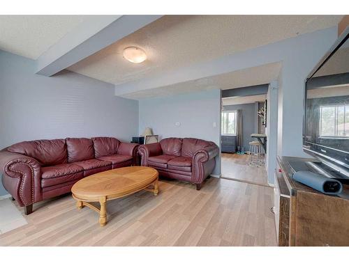 5708 71 Street, Red Deer, AB - Indoor Photo Showing Living Room