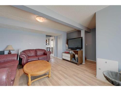 5708 71 Street, Red Deer, AB - Indoor Photo Showing Living Room