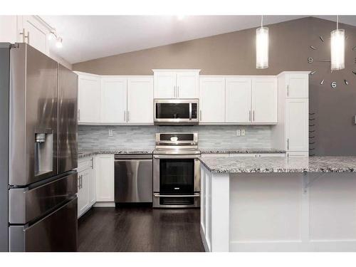 199 Alexander Crescent, Fort Mcmurray, AB - Indoor Photo Showing Kitchen With Upgraded Kitchen