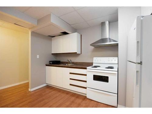 199 Alexander Crescent, Fort Mcmurray, AB - Indoor Photo Showing Kitchen