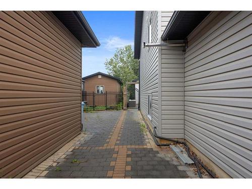 199 Alexander Crescent, Fort Mcmurray, AB - Outdoor With Exterior