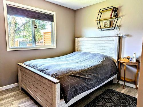 408 7 Street Ne, Slave Lake, AB - Indoor Photo Showing Bedroom