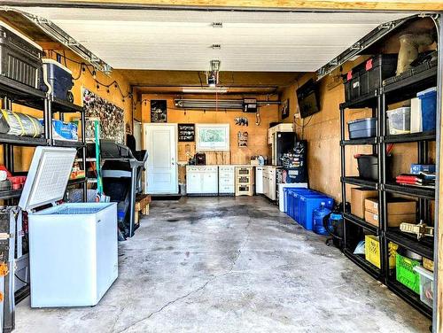 408 7 Street Ne, Slave Lake, AB - Indoor Photo Showing Garage