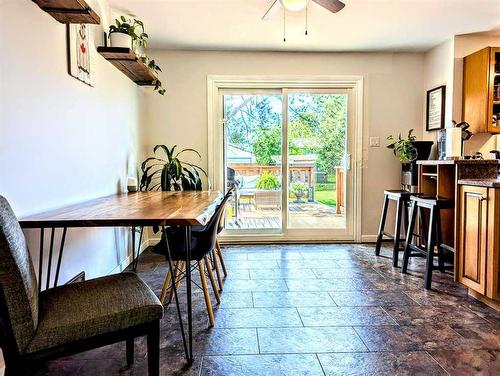 408 7 Street Ne, Slave Lake, AB - Indoor Photo Showing Dining Room