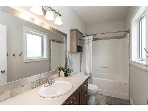 7024 Cobb Street, Lacombe, AB - Indoor Photo Showing Bathroom