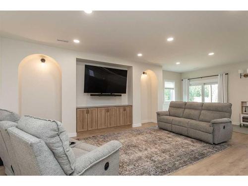 7024 Cobb Street, Lacombe, AB - Indoor Photo Showing Living Room