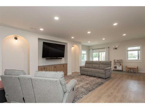 7024 Cobb Street, Lacombe, AB - Indoor Photo Showing Living Room