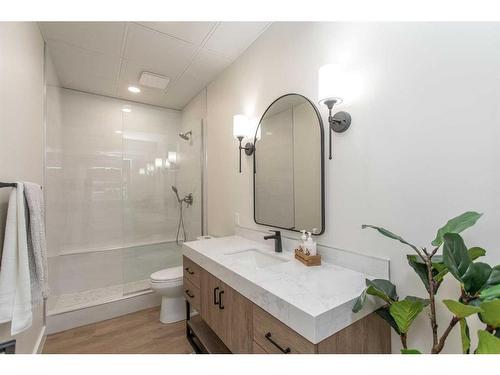 7024 Cobb Street, Lacombe, AB - Indoor Photo Showing Bathroom