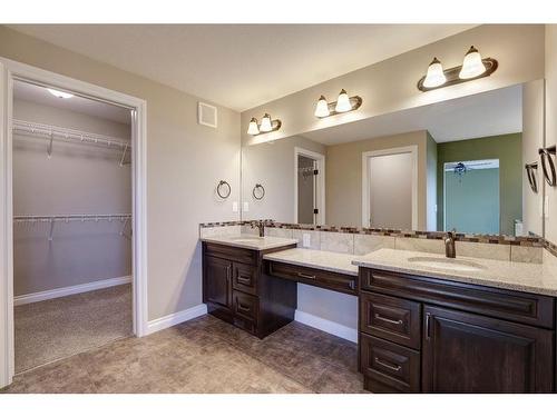 52 Toal Close, Red Deer, AB - Indoor Photo Showing Bathroom