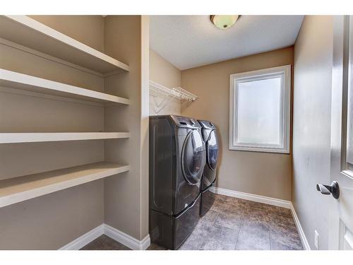 52 Toal Close, Red Deer, AB - Indoor Photo Showing Laundry Room