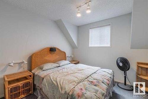 # 10 Lakeshore Drive, Sundance Beach, AB - Indoor Photo Showing Bedroom