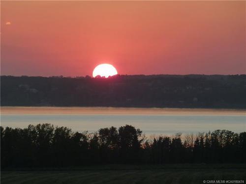 1-420069 Range Road 284, Rural Ponoka County, AB 