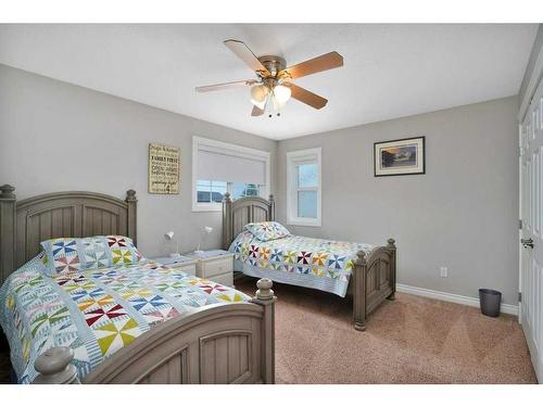 6006 44 Street Crescent, Innisfail, AB - Indoor Photo Showing Bedroom