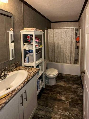 1417 Township Road 412, Rural Lacombe County, AB - Indoor Photo Showing Bathroom