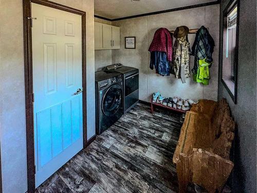 1417 Township Road 412, Rural Lacombe County, AB - Indoor Photo Showing Laundry Room