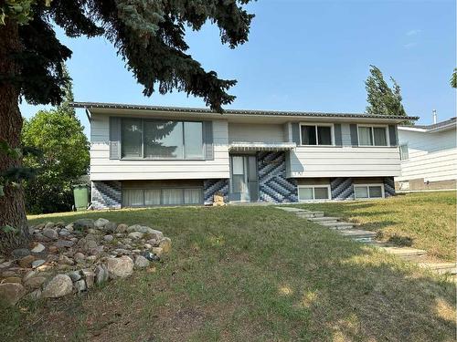 4016 39A Avenue Close, Ponoka, AB - Outdoor