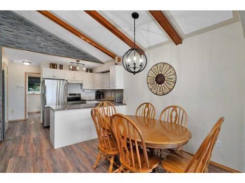 34 Beach Street East, Rochon Sands, AB - Indoor Photo Showing Dining Room