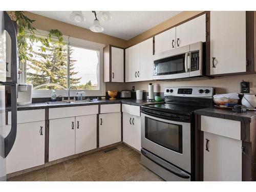 6801 Marler Drive, Camrose, AB - Indoor Photo Showing Kitchen