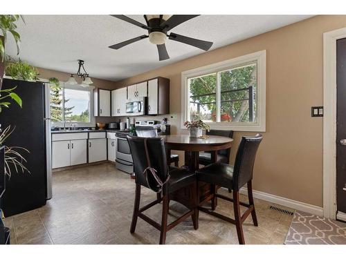 6801 Marler Drive, Camrose, AB - Indoor Photo Showing Dining Room