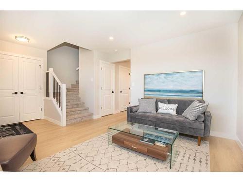 242 Halifax Close, Penhold, AB - Indoor Photo Showing Living Room