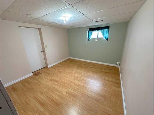 16 Blackstone Avenue, Lacombe, AB - Indoor Photo Showing Other Room