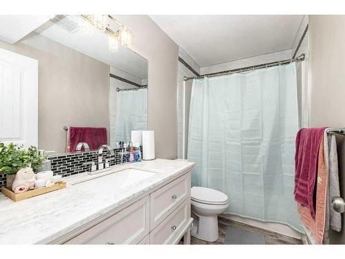 150 Livingston Close, Red Deer, AB - Indoor Photo Showing Bathroom