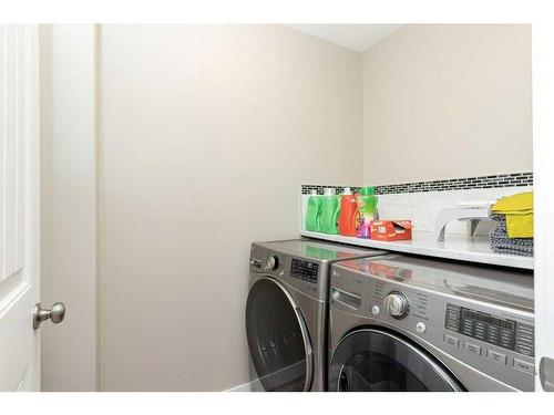 150 Livingston Close, Red Deer, AB - Indoor Photo Showing Laundry Room