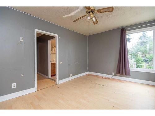 5210 58 Avenue, Ponoka, AB - Indoor Photo Showing Other Room