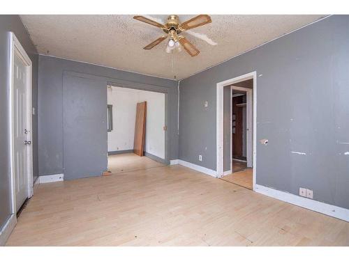 5210 58 Avenue, Ponoka, AB - Indoor Photo Showing Other Room