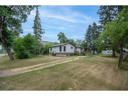 5210 58 Avenue, Ponoka, AB - Outdoor