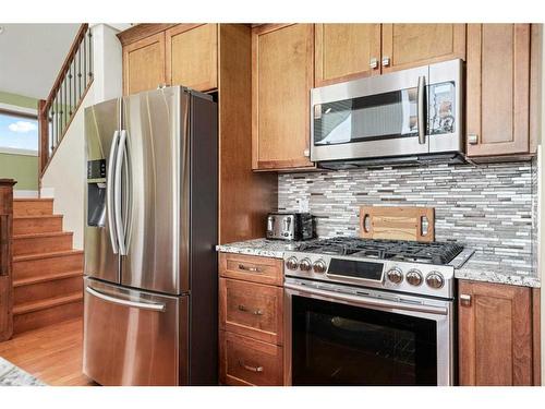 6071-25054 South Pine Lake Road, Rural Red Deer County, AB - Indoor Photo Showing Kitchen