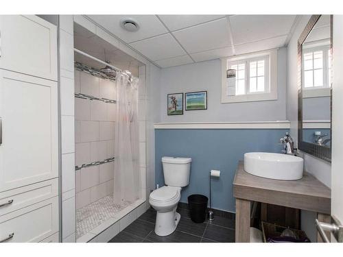 393 Timothy Drive, Red Deer, AB - Indoor Photo Showing Bathroom