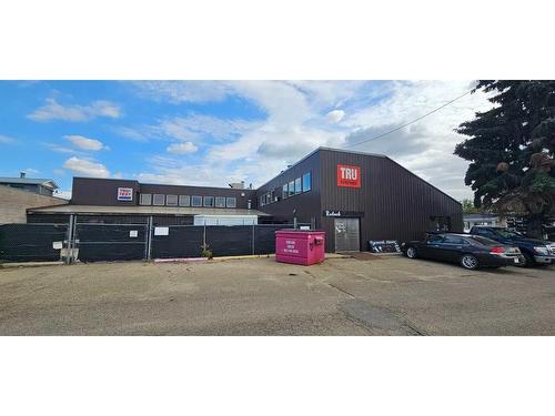 4804 50 Avenue, Ponoka, AB 