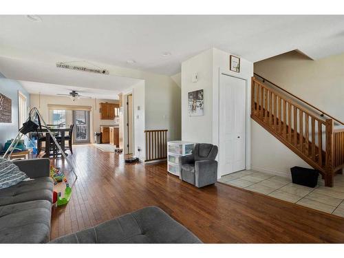 5020A 49 Street, Killam, AB - Indoor Photo Showing Living Room