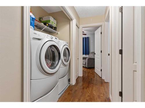 5020A 49 Street, Killam, AB - Indoor Photo Showing Laundry Room