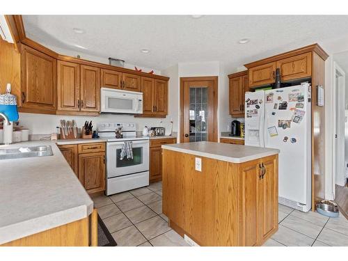 5020A 49 Street, Killam, AB - Indoor Photo Showing Kitchen With Double Sink