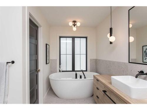 129 Emerald Drive, Red Deer, AB - Indoor Photo Showing Bathroom