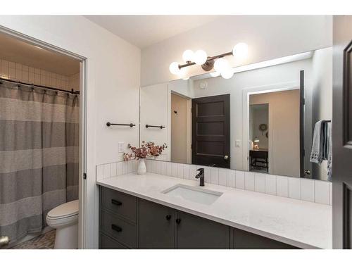 129 Emerald Drive, Red Deer, AB - Indoor Photo Showing Bathroom