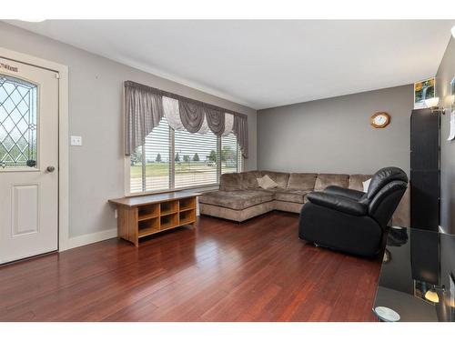 4807 55 Avenue, Viking, AB - Indoor Photo Showing Other Room