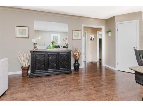 30 College Park Close, Red Deer, AB - Indoor Photo Showing Living Room