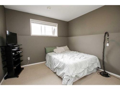 14 Lewis Close, Red Deer, AB - Indoor Photo Showing Bedroom