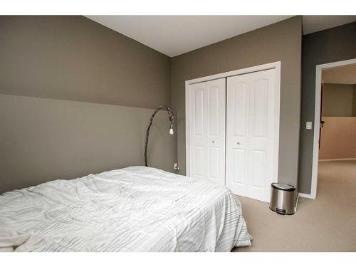 14 Lewis Close, Red Deer, AB - Indoor Photo Showing Bedroom