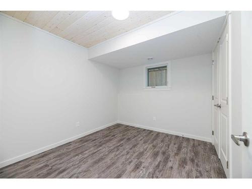 1-5135 53 Street, Lacombe, AB - Indoor Photo Showing Other Room