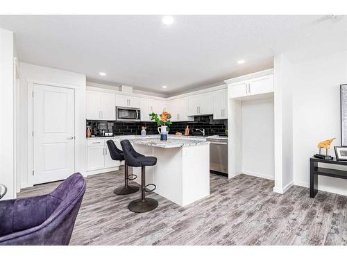 1-5135 53 Street, Lacombe, AB - Indoor Photo Showing Kitchen